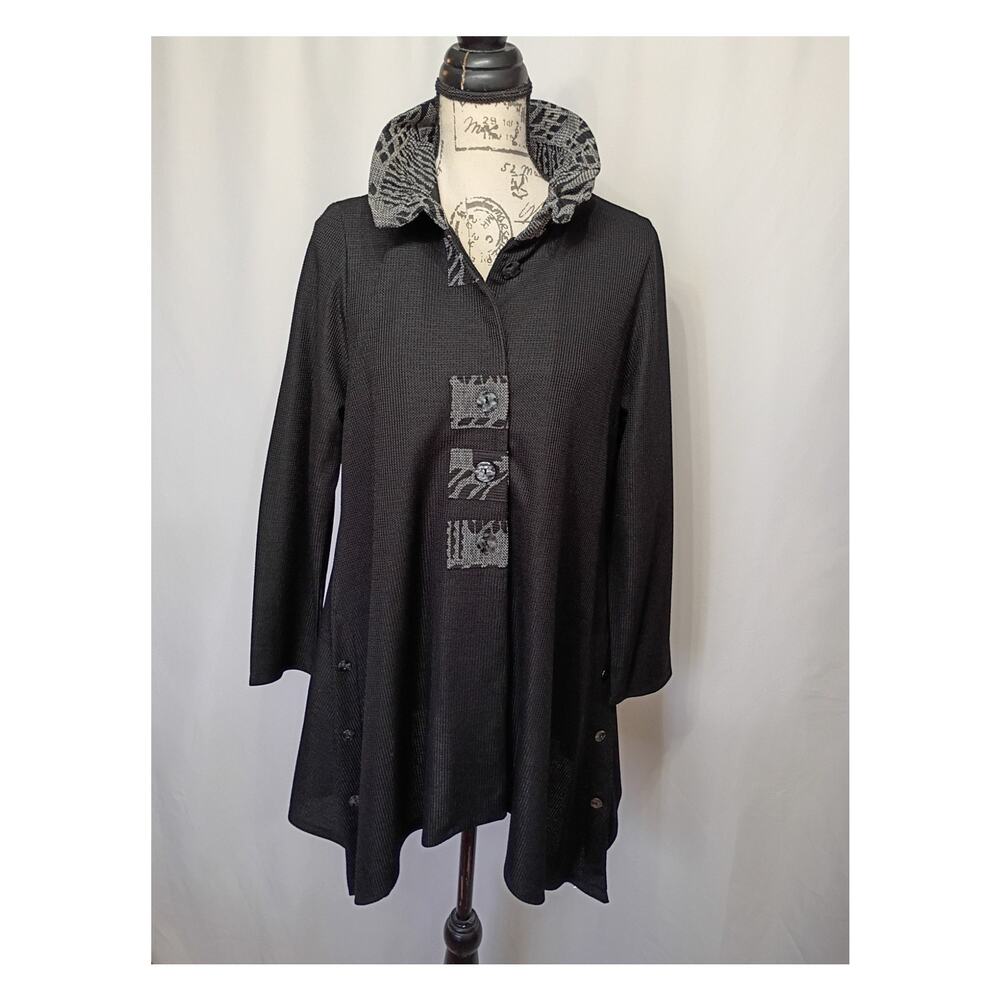 Damee Inc Black Tunic Top Long Sleeve Lagenlook‎ Minimalist Size S Button detail